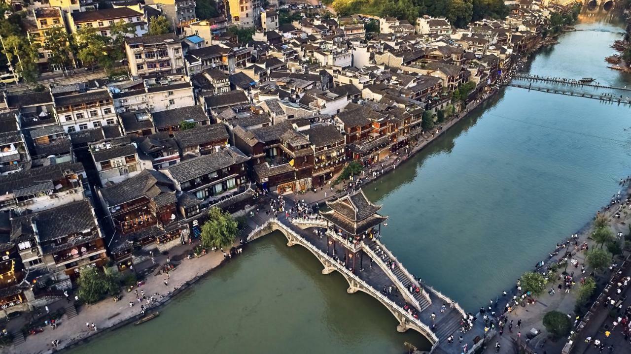 Fenghuang Slowly Time Inn Exterior photo